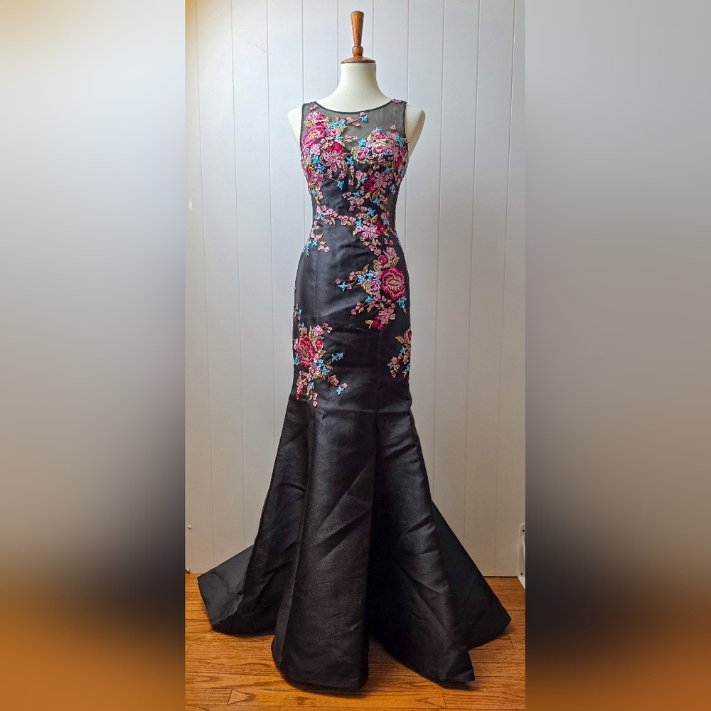Cinderella Divine Black Floral Embroidered Mermaid Gown Size 6